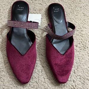 A New Day women’s burgundy velvet flats size 11 🔥 NEW! rhinestone accents